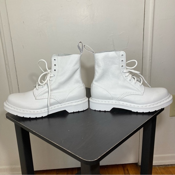 Dr. Martens 1460 PASCAL WOMEN'S MONO LACE UP LEATHER BOOTS - Picture 6 of 16